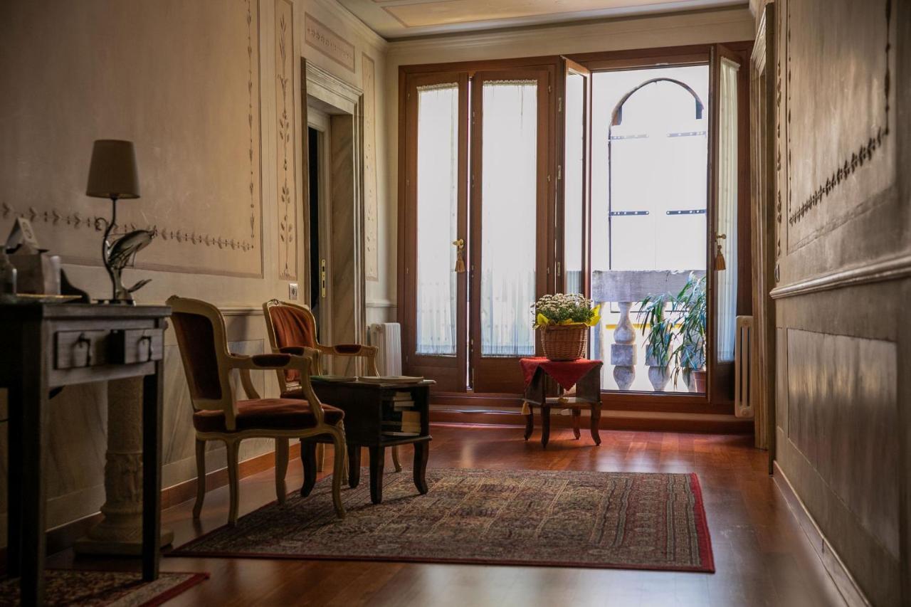 Hidden Gem In Venice Luaran gambar